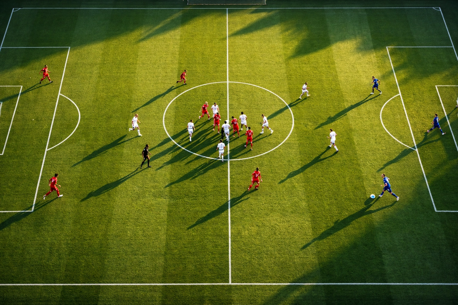 Flügelspiel gegen Zentrumsverdichtung in der Champions League Achtelfinale Taktik