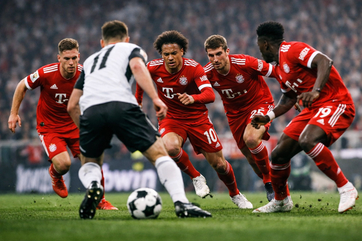 FC Bayern München Spieler beim intensiven Gegenpressing unter Trainer Vincent Kompany