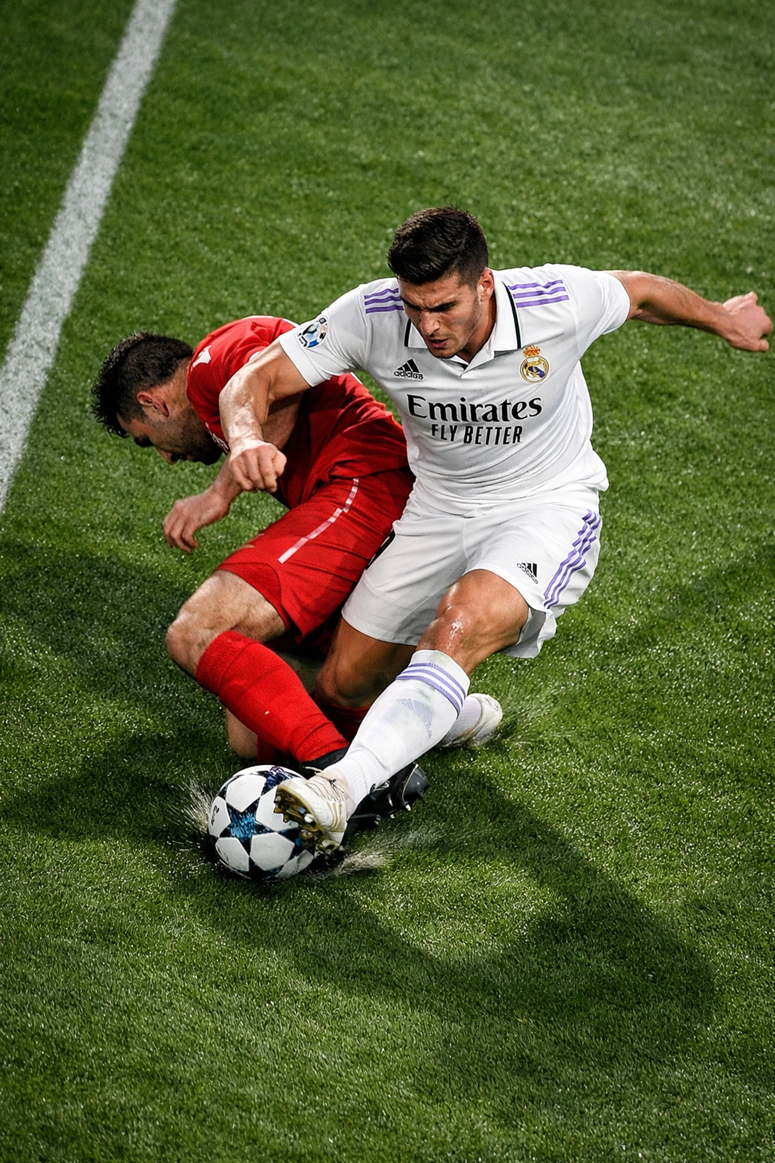 Real Madrid Spieler beim aggressiven Pressing und Ballgewinn im gegnerischen Drittel