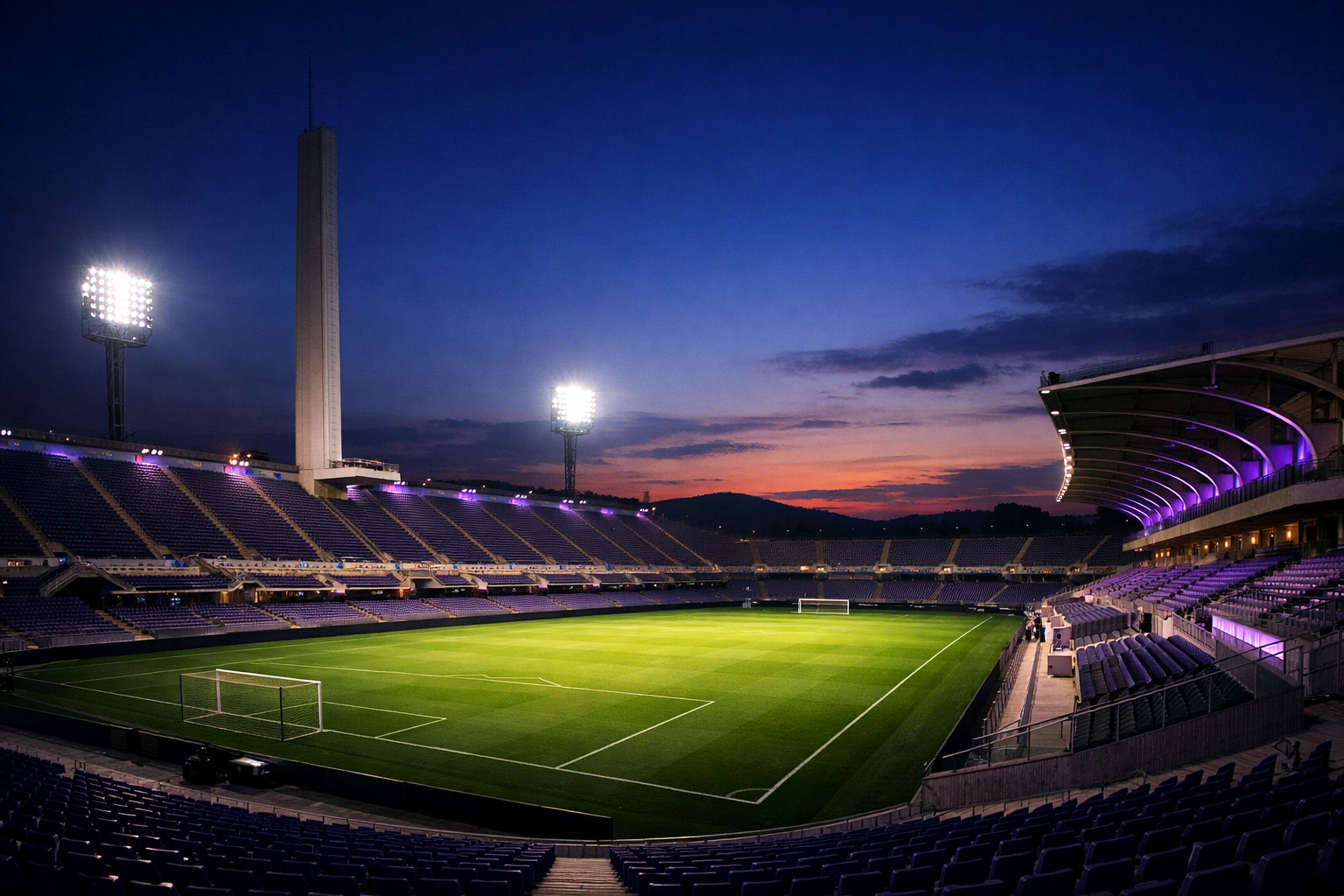Das beleuchtete Stadio Artemio Franchi in Florenz vor dem Spiel gegen Raków Częstochowa.