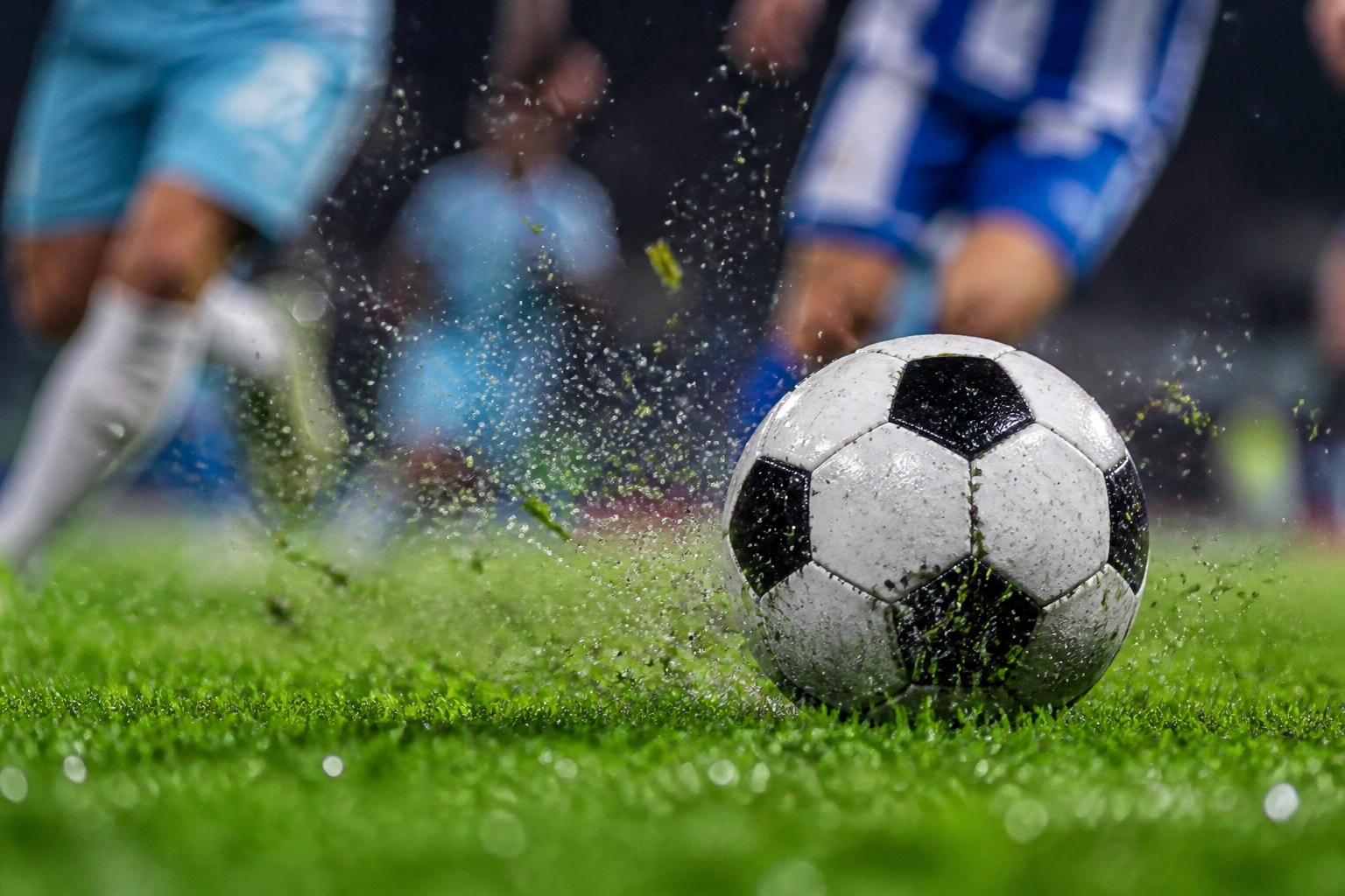 Spannende Spielszene im Duell Manchester City gegen Brighton & Hove Albion in der Premier League.