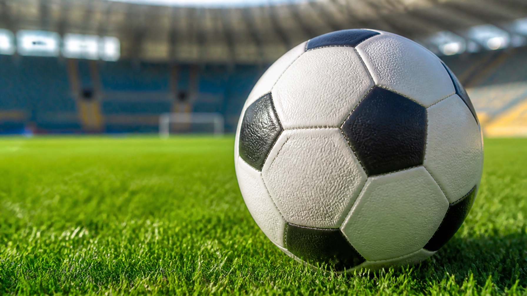 torino-fussball-stadion-rasen-details-22052026