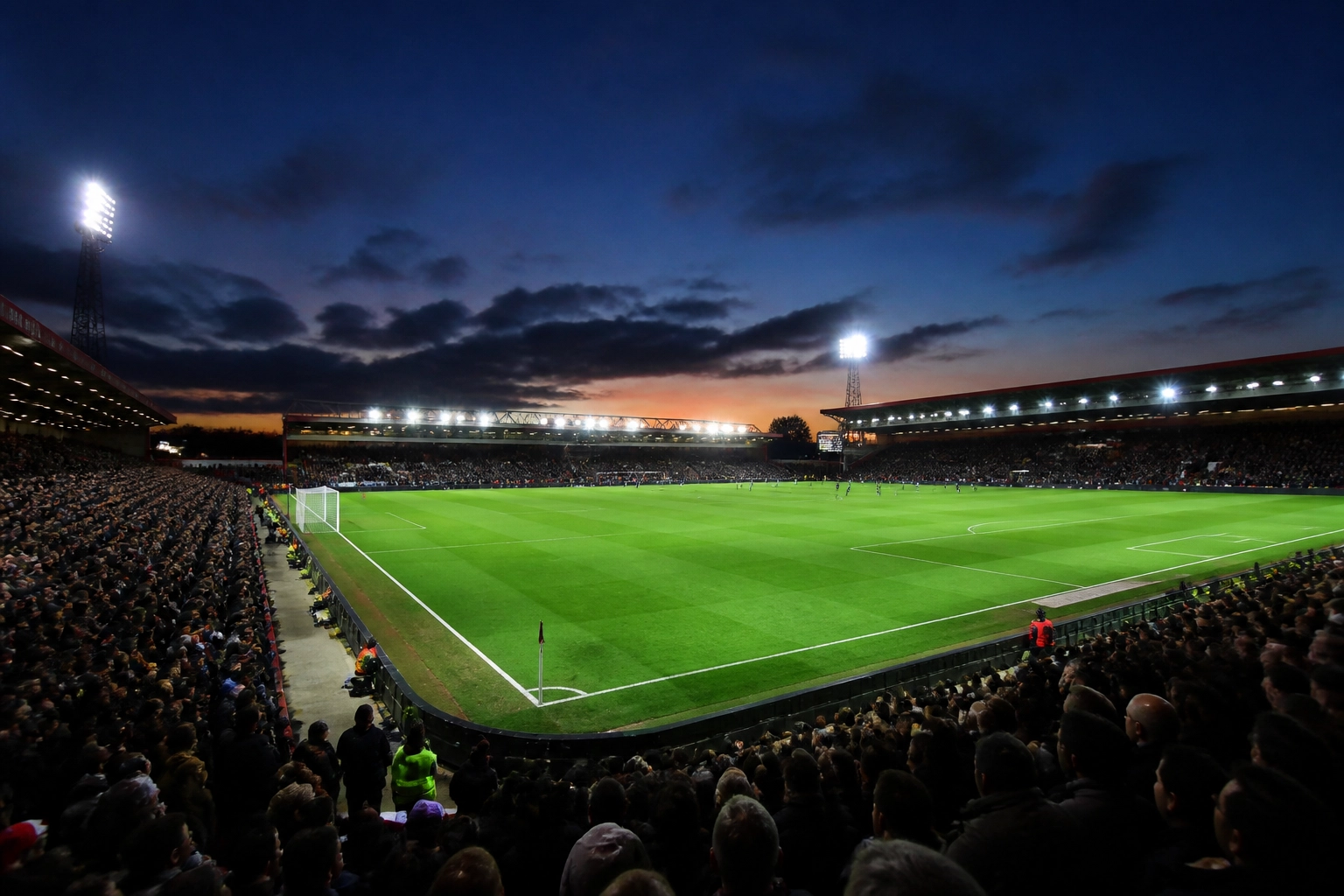 Vitality Stadium bei Flutlicht vor dem Premier League Spiel Bournemouth gegen Manchester City.