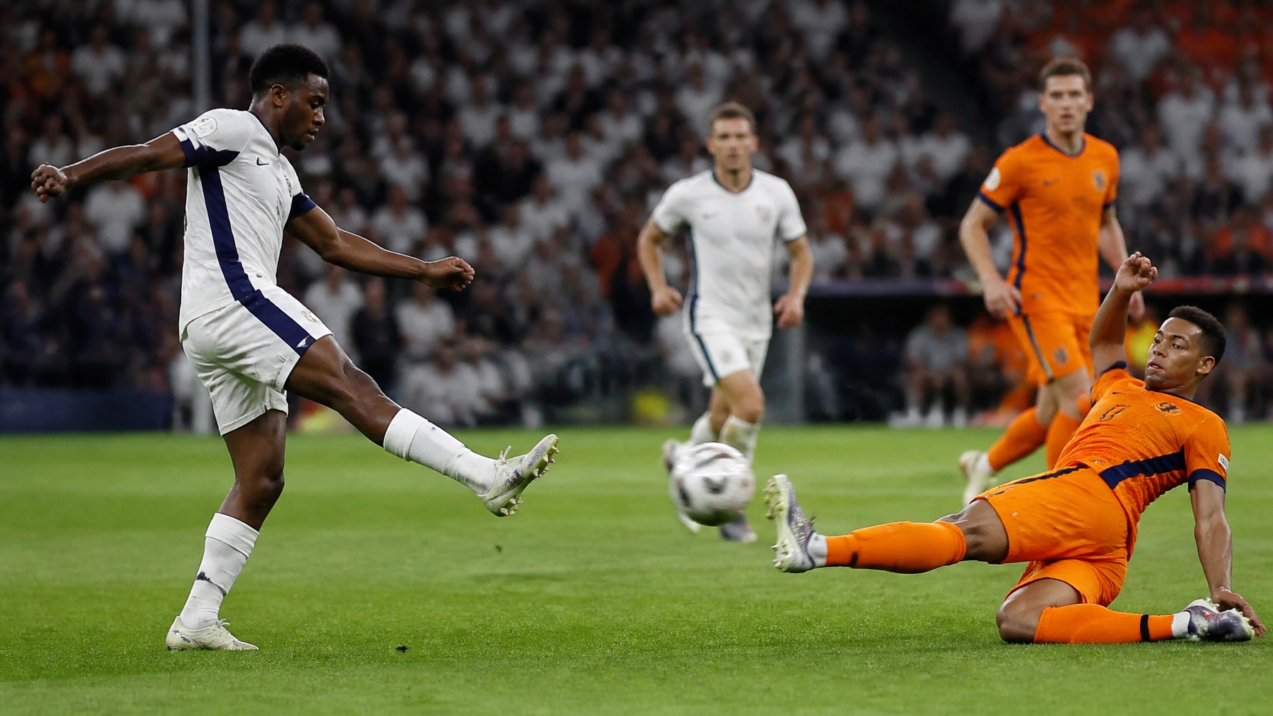 Spielszene England gegen Niederlande im Wembley Stadium