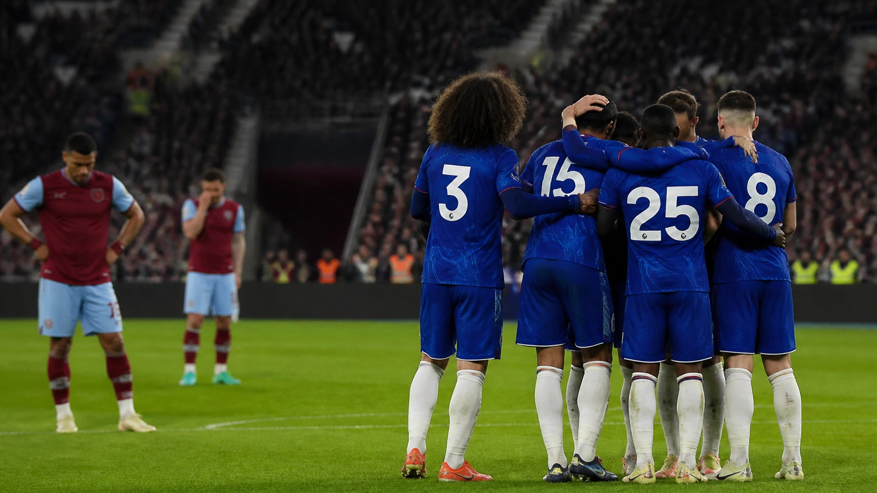 Chelsea feiert den klaren Auswärtssieg gegen West Ham im London Stadium