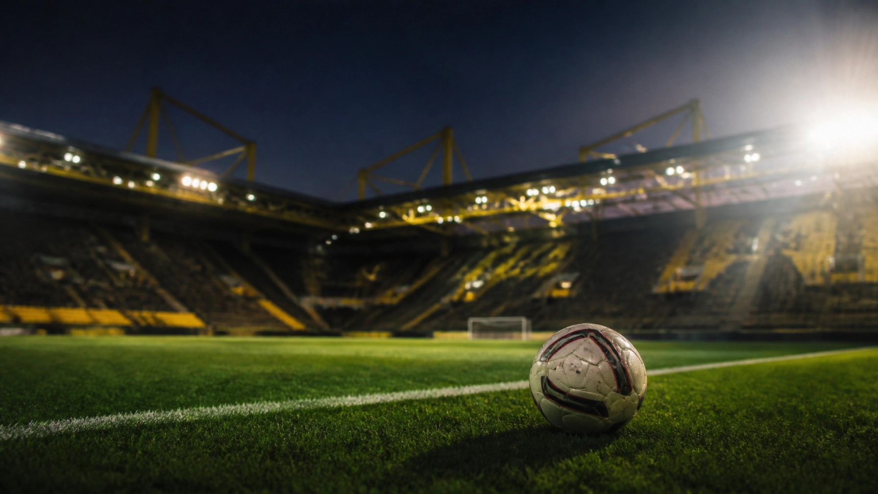 Fußball nahe der Seitenlinie im Signal Iduna Park vor dem Bundesliga-Auftakt