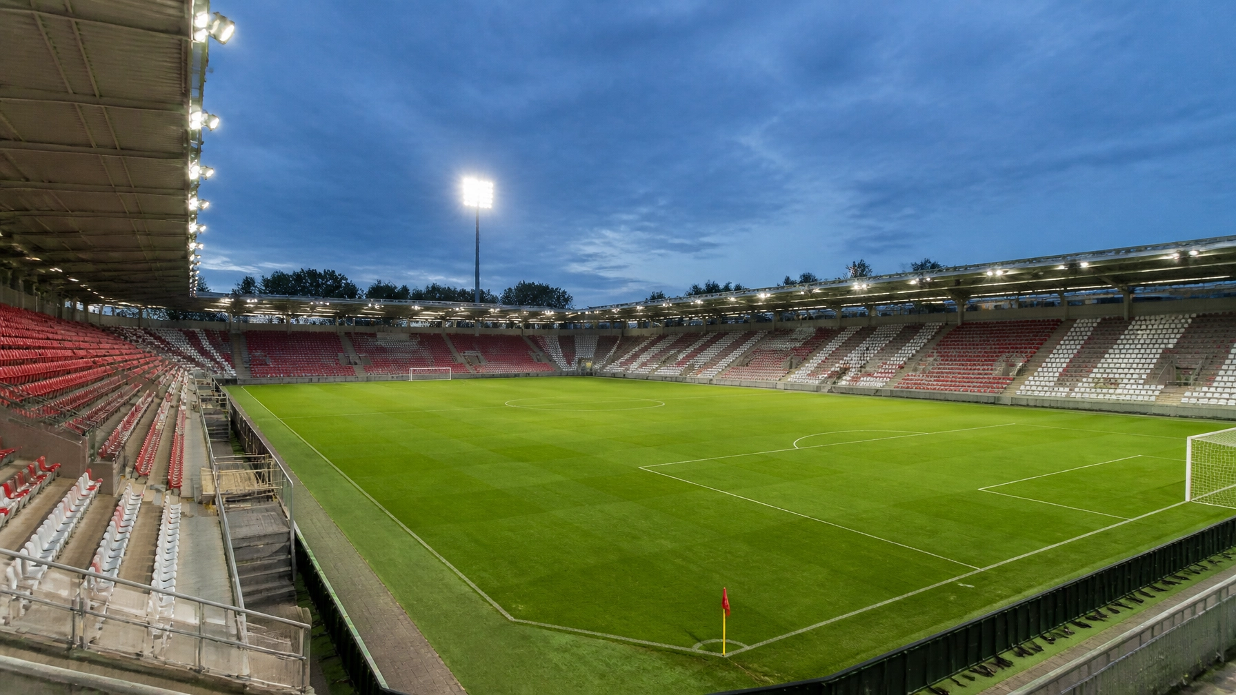 Stadionatmosphäre an der Bremer Brücke vor dem DFB-Pokal