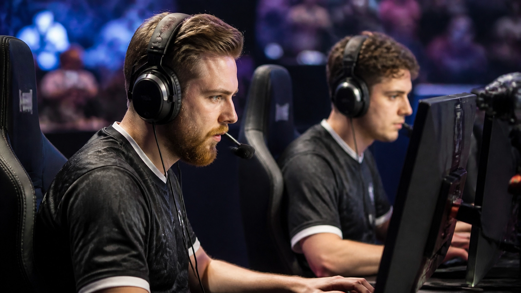 Professionelle Counter-Strike-Spieler bei einem internationalen LAN-Finale