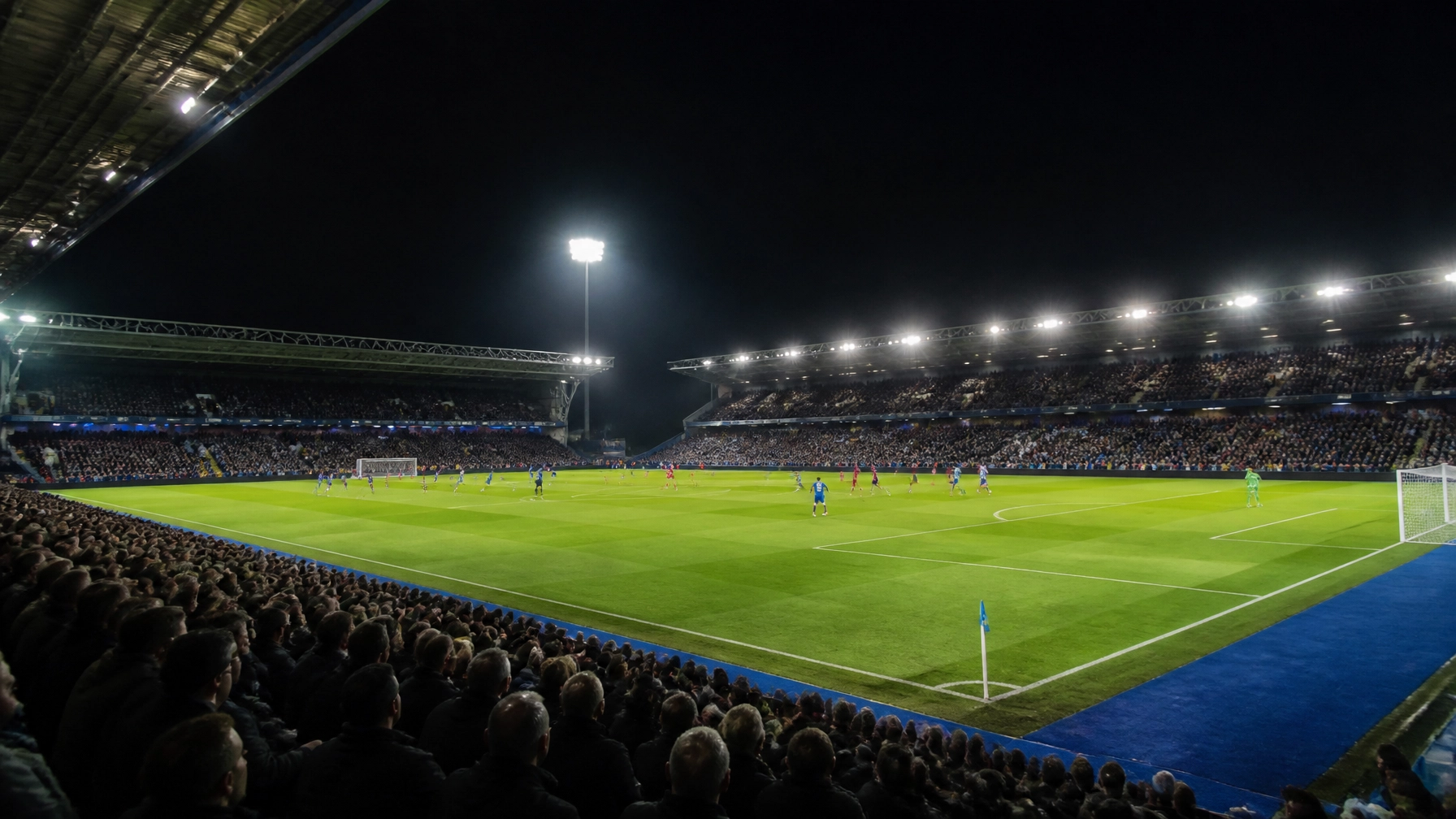 Ipswich Town gegen Liverpool unter englischem Flutlicht mit realistischer Premier-League-Stadionatmosphäre
